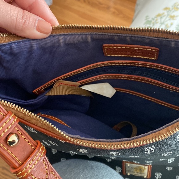 Dooney & Bourke Giants edition purse - Picture 13 of 16
